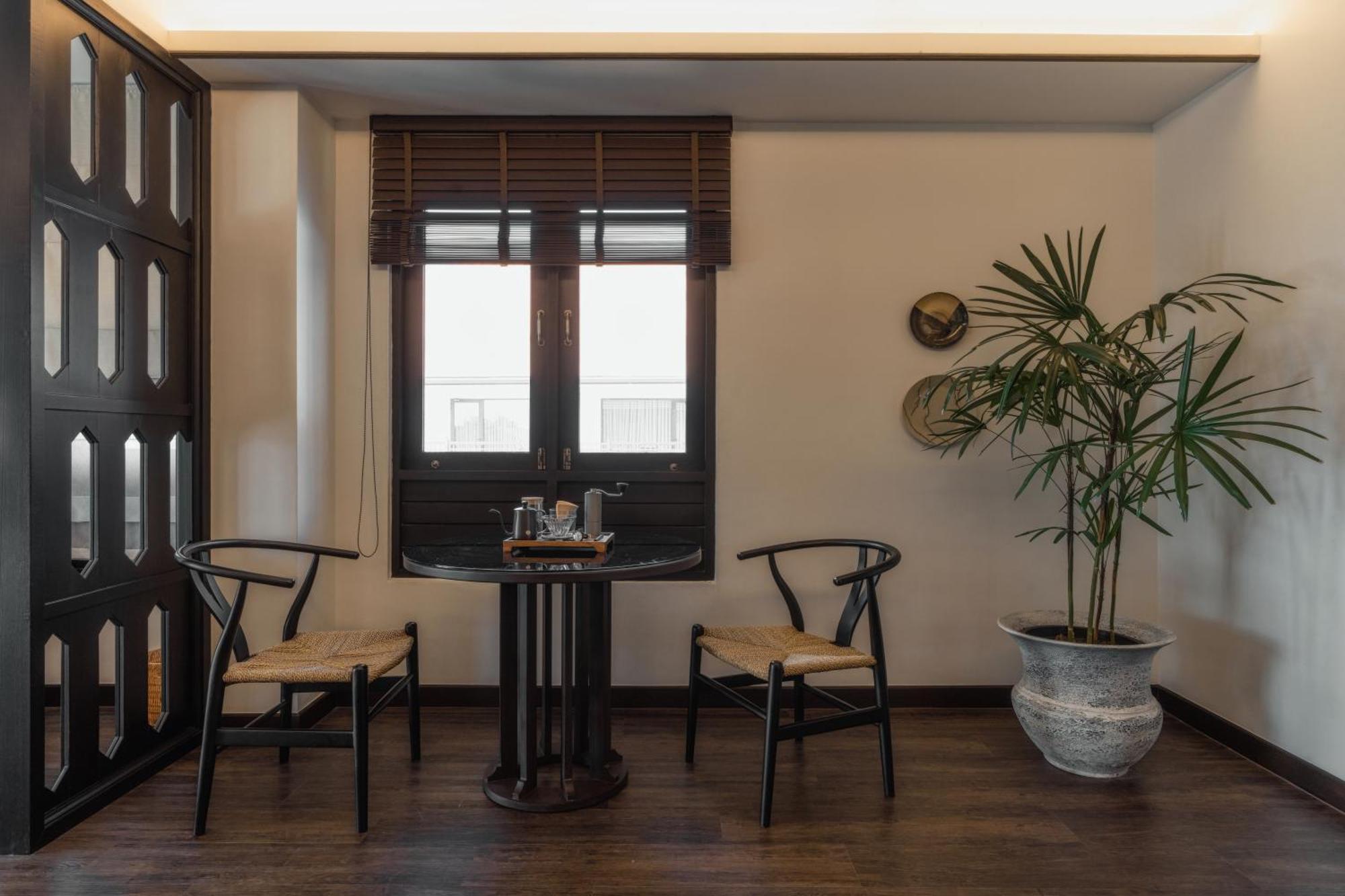 Burirattana Hotel-An Adults Only Hotel Chiang Mai Bagian luar foto